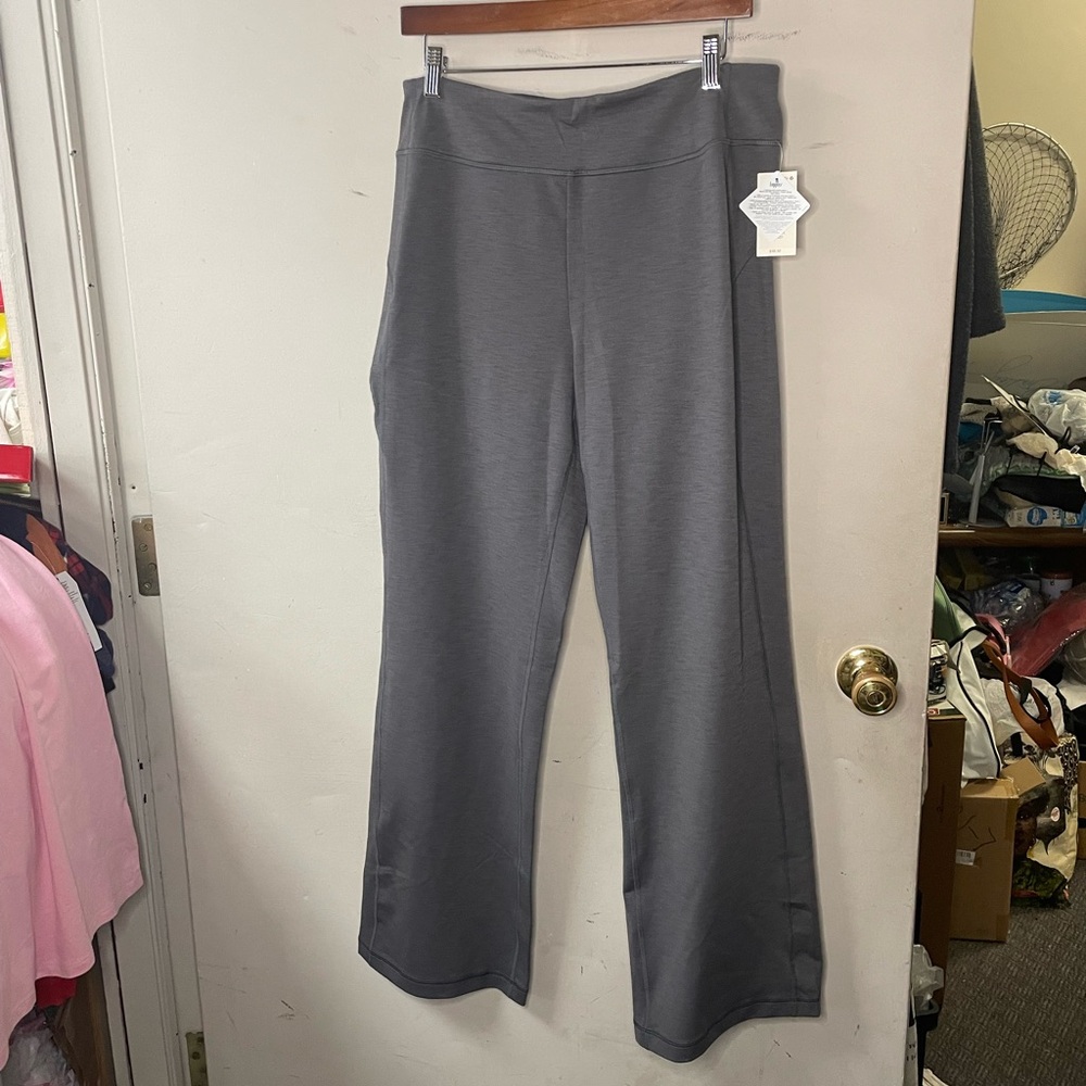 Duluth Trading Co. women’s size M x 31 gray NoGA classic relaxed leg pant
